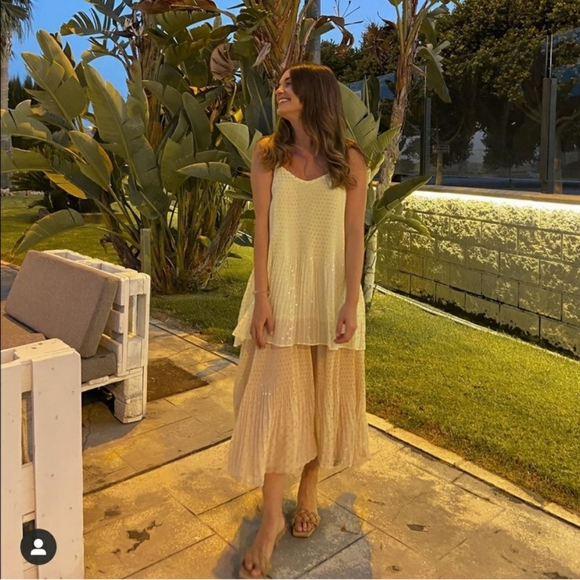 ZARA Pleated dress With metallic thread bloggers favorite - Picture 9 of 16